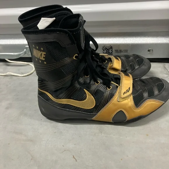 Nike HyperKO Men's Boxing Shoes Black/Gold size 12 pre owned Authentic - Picture 1 of 9